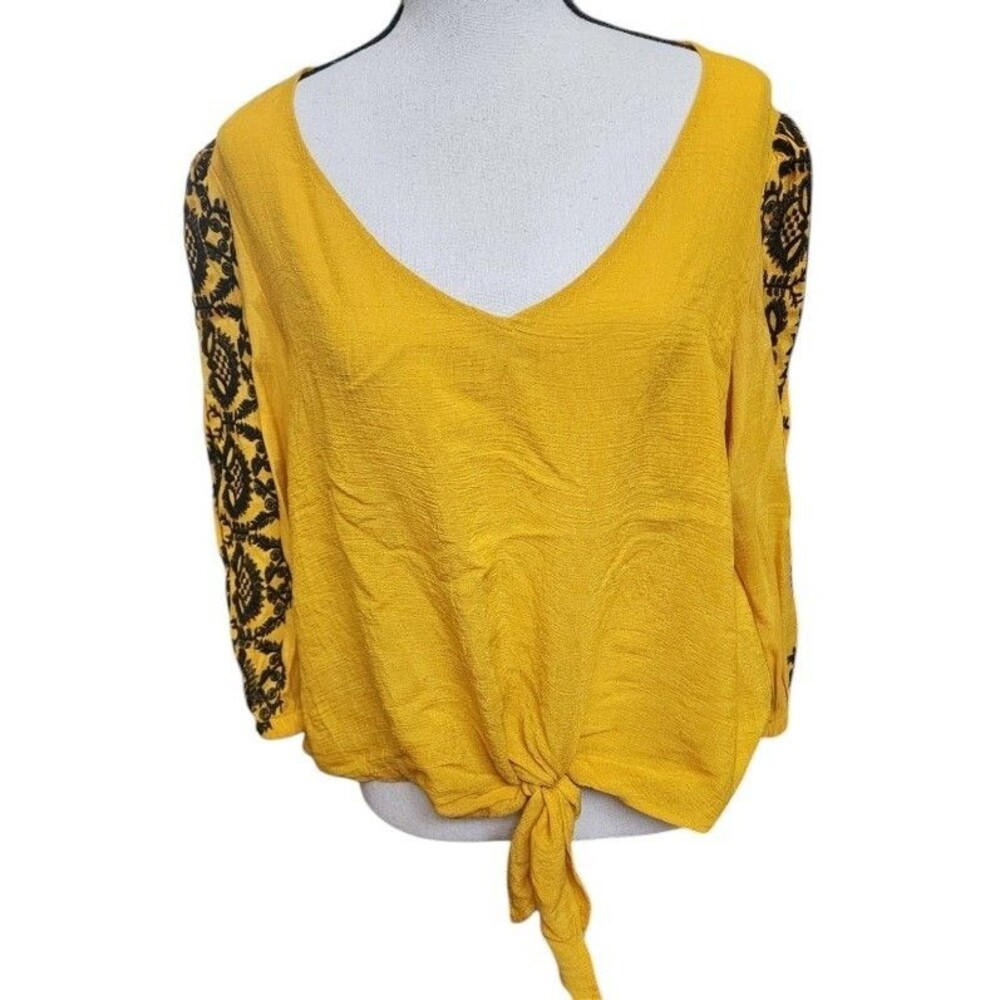 Olivia & Martin Yellow Embroidered Tie Front Top Size Large Boho